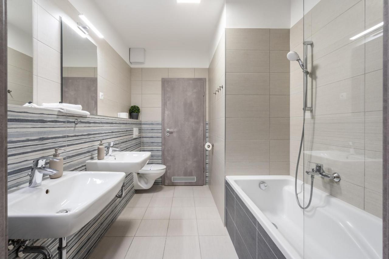 Navy Angel Apartment With Balcony Budapest Exterior foto