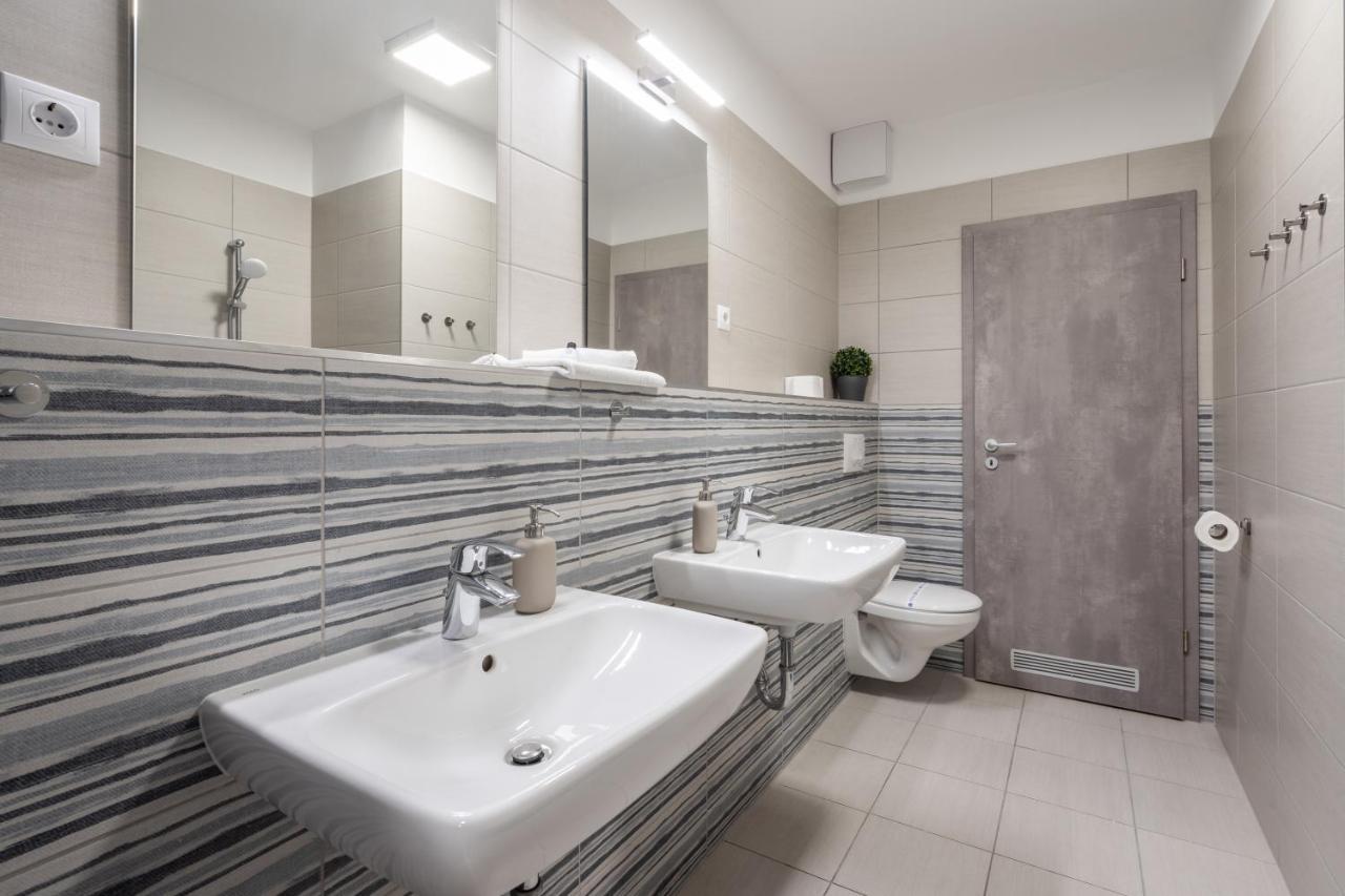 Navy Angel Apartment With Balcony Budapest Exterior foto
